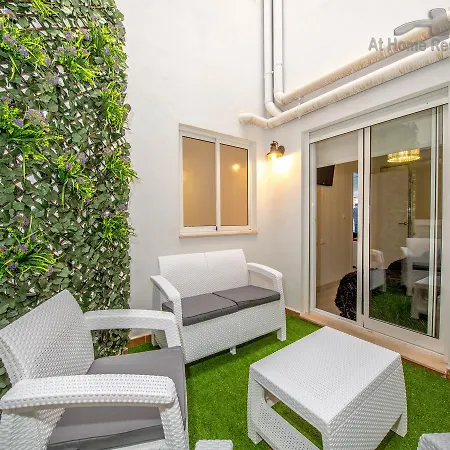 Апартаменты At Residentials Торевьиа