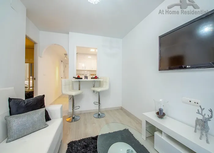 At Residentials * トレビエハ